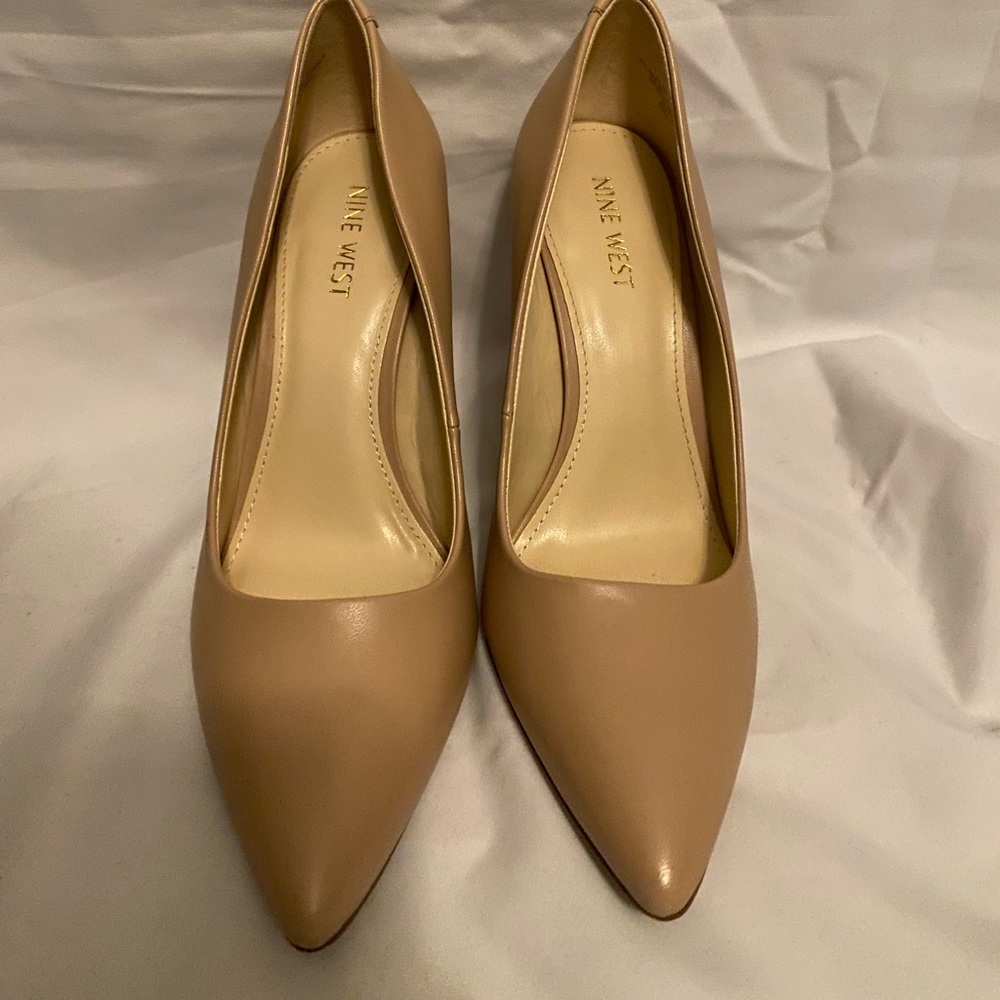 NINE WEST PUMPS cream/nude SIZE 7 - Picture 3 of 9